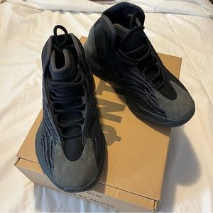 Yeezy Quantum onyx
